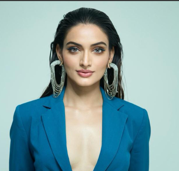 Divya Chouhan 